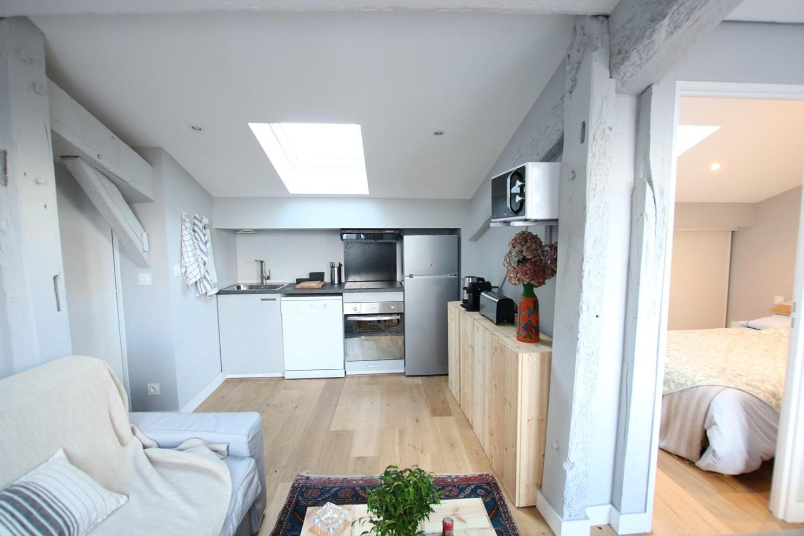 Guestready - Sunny Attic Apt Near Grand Theatre Бордо Экстерьер фото