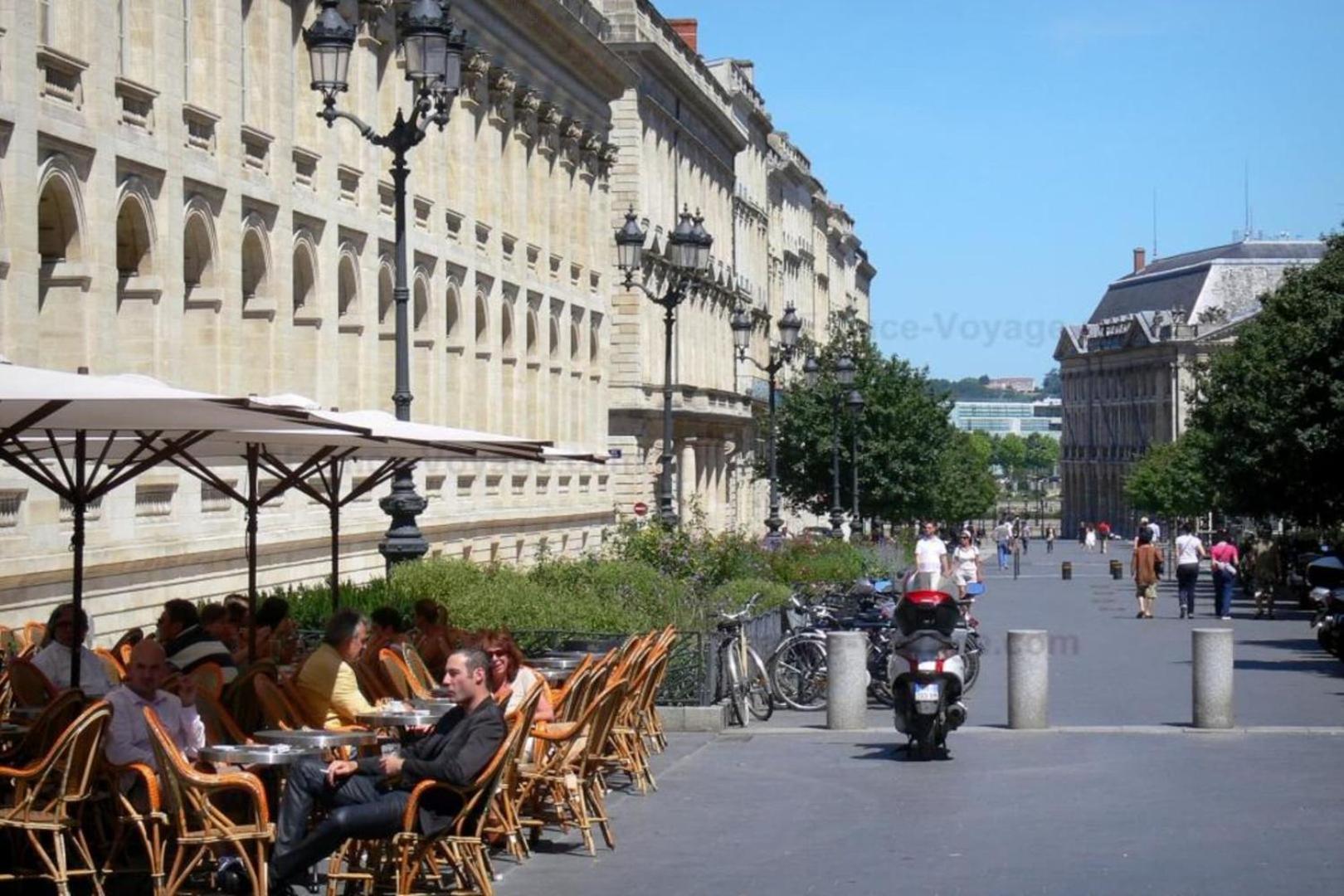 Guestready - Sunny Attic Apt Near Grand Theatre Бордо Экстерьер фото